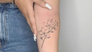 Tatuagem de linha fina